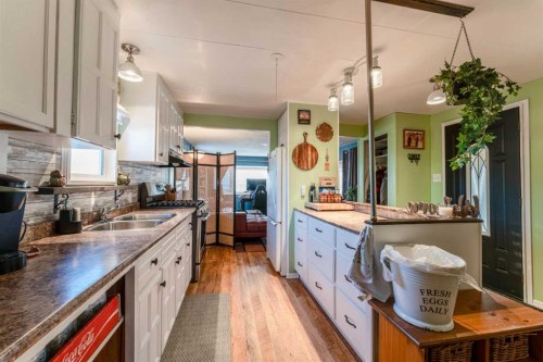 104 2Nd Street, Warner, AB - Indoor Photo Showing Kitchen With Double Sink