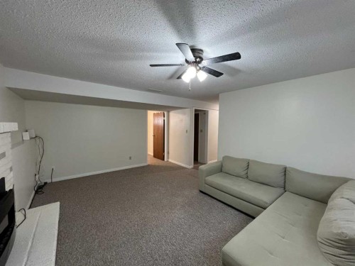 197 Oxford Road West, Lethbridge, AB - Indoor