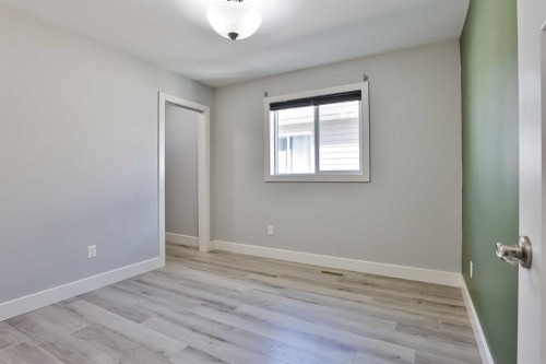 522 Moonlight Lane West, Lethbridge, AB - Indoor Photo Showing Other Room