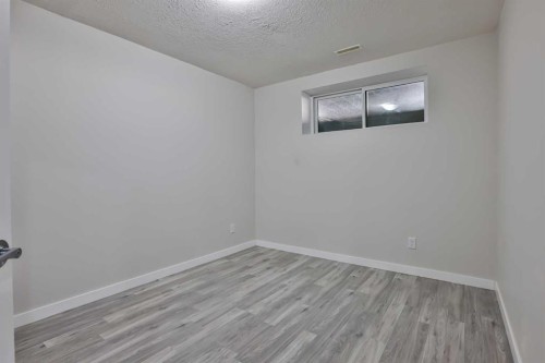 522 Moonlight Lane West, Lethbridge, AB - Indoor Photo Showing Other Room