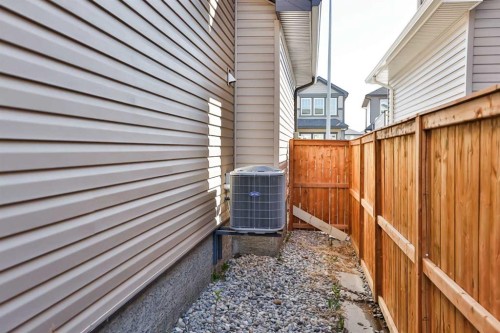522 Moonlight Lane West, Lethbridge, AB - Outdoor