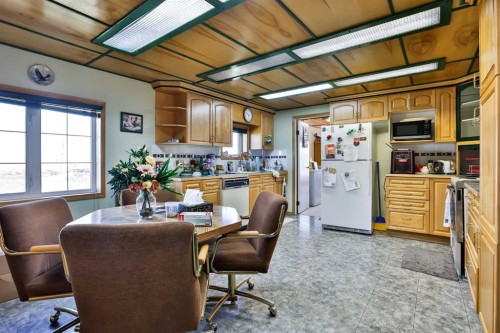 214062 Twp Rd95, Rural Lethbridge County, AB - Indoor