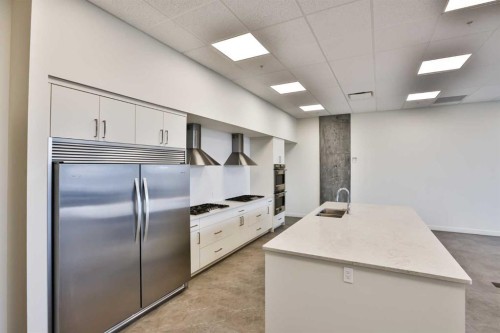 217-102 Scenic Drive North, Lethbridge, AB - Indoor