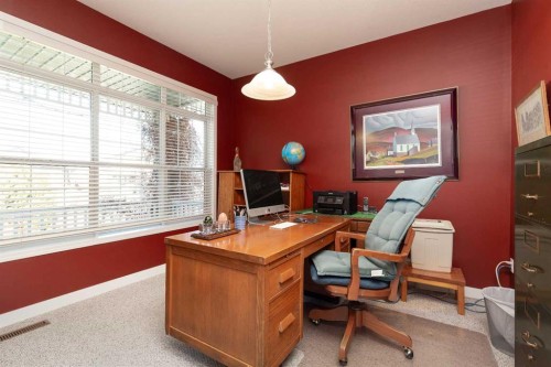 11 Salish Bay West, Lethbridge, AB - Indoor Photo Showing Office