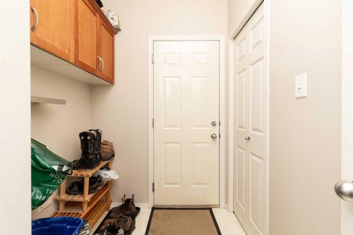 11 Salish Bay West, Lethbridge, AB - Indoor Photo Showing Other Room