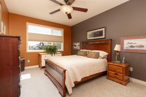 11 Salish Bay West, Lethbridge, AB - Indoor Photo Showing Bedroom