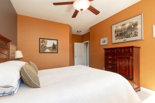 11 Salish Bay West, Lethbridge, AB - Indoor Photo Showing Bedroom