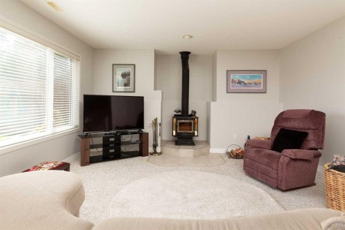 11 Salish Bay West, Lethbridge, AB - Indoor