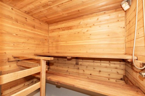 11 Salish Bay West, Lethbridge, AB - Indoor Photo Showing Other Room