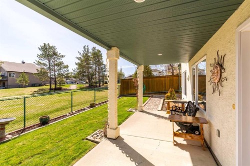 11 Salish Bay West, Lethbridge, AB - Outdoor With Deck Patio Veranda With Exterior
