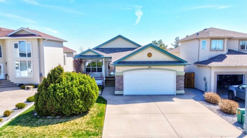 11 Salish Bay West, Lethbridge, AB - Outdoor With Facade
