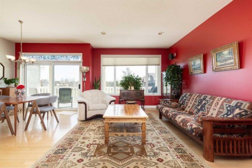 11 Salish Bay West, Lethbridge, AB - Indoor Photo Showing Living Room