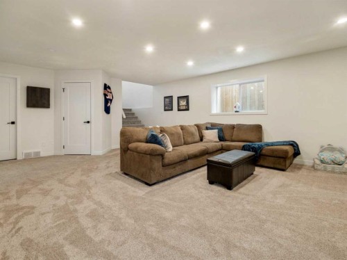 1373 Pacific Circle West, Lethbridge, AB - Indoor