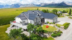 29215 Township Road 3-0 Rural Pincher Creek No. 9, M.D. Of, AB T0K 1W0