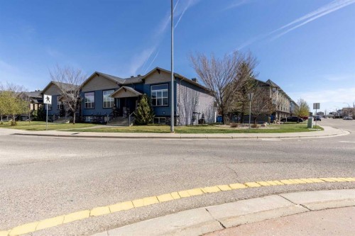 5-16 Sunridge Boulevard West, Lethbridge, AB - Outdoor
