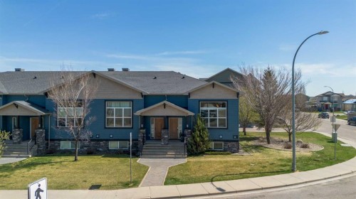 5-16 Sunridge Boulevard West, Lethbridge, AB - Outdoor With Facade