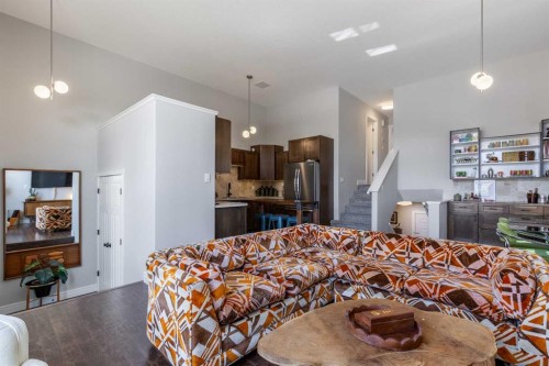 5-16 Sunridge Boulevard West, Lethbridge, AB - Indoor