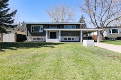 101 Mcgill Boulevard WESTLethbridge, AB T1K 3V8