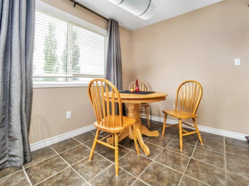 689 Blackfoot Terrace West, Lethbridge, AB - Indoor