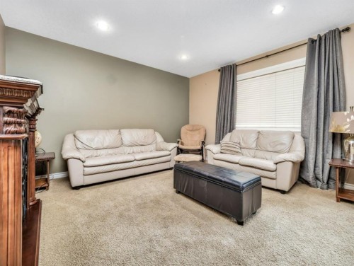 689 Blackfoot Terrace West, Lethbridge, AB - Indoor