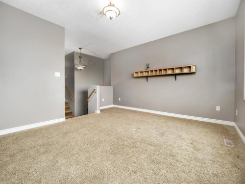 689 Blackfoot Terrace West, Lethbridge, AB - Indoor Photo Showing Other Room