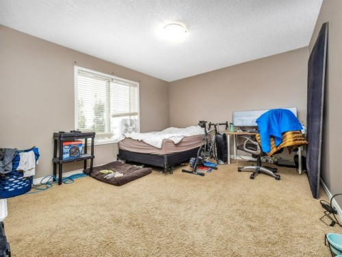 689 Blackfoot Terrace West, Lethbridge, AB - Indoor