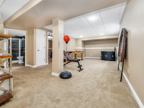 689 Blackfoot Terrace West, Lethbridge, AB - Indoor