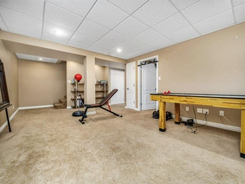 689 Blackfoot Terrace West, Lethbridge, AB - Indoor Photo Showing Other Room