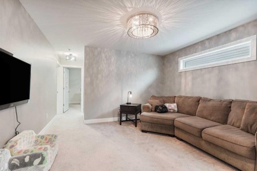 1544 Coalbanks Boulevard West, Lethbridge, AB - Indoor