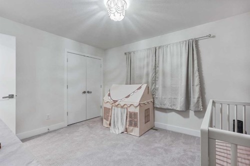 1544 Coalbanks Boulevard West, Lethbridge, AB - Indoor