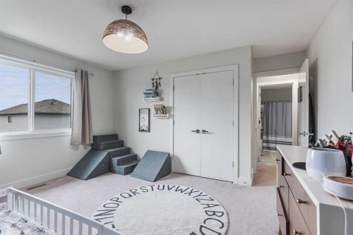 1544 Coalbanks Boulevard West, Lethbridge, AB - Indoor