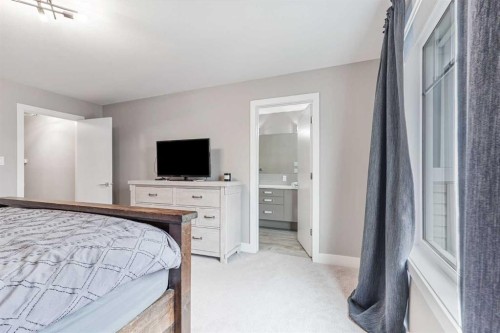1544 Coalbanks Boulevard West, Lethbridge, AB - Indoor Photo Showing Bedroom