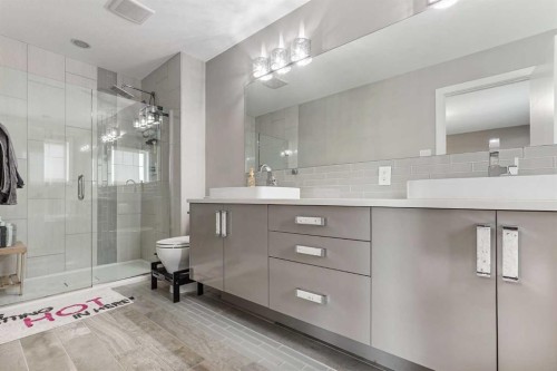 1544 Coalbanks Boulevard West, Lethbridge, AB - Indoor Photo Showing Bathroom
