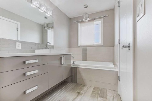 1544 Coalbanks Boulevard West, Lethbridge, AB - Indoor Photo Showing Bathroom