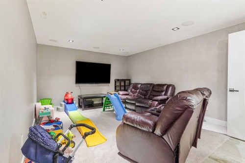 1544 Coalbanks Boulevard West, Lethbridge, AB - Indoor