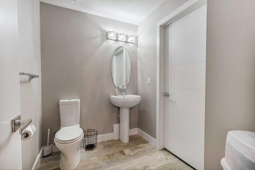 1544 Coalbanks Boulevard West, Lethbridge, AB - Indoor Photo Showing Bathroom