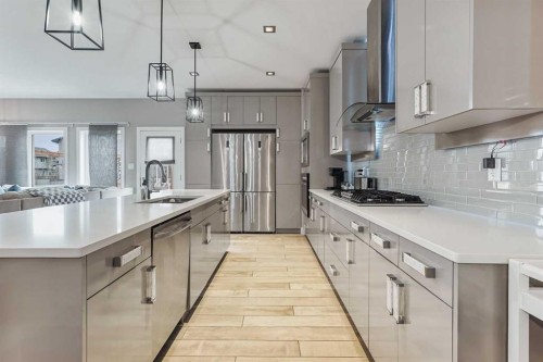 1544 Coalbanks Boulevard West, Lethbridge, AB - Indoor Photo Showing Kitchen With Upgraded Kitchen