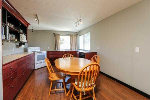 22720, 22718 8 Avenue, Hillcrest, AB - Indoor Photo Showing Dining Room