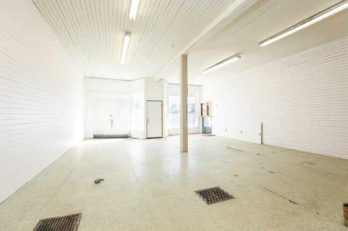 22720, 22718 8 Avenue, Hillcrest, AB - Indoor