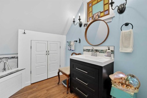 4717 2 Street West, Claresholm, AB - Indoor Photo Showing Bathroom