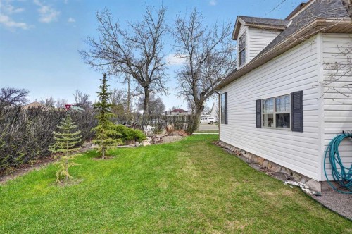4717 2 Street West, Claresholm, AB - Outdoor