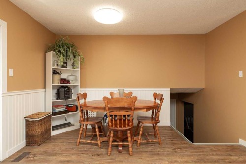 78 Pensacola Court West, Lethbridge, AB - Indoor Photo Showing Dining Room