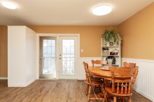 78 Pensacola Court West, Lethbridge, AB - Indoor Photo Showing Dining Room