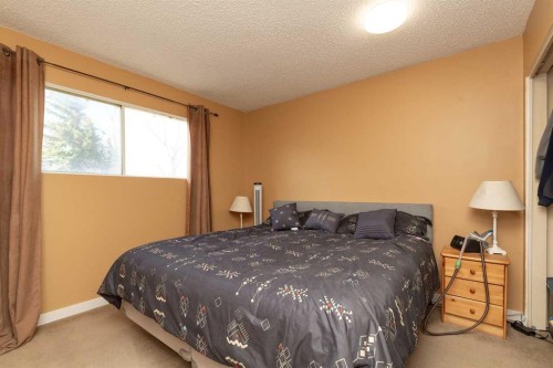 78 Pensacola Court West, Lethbridge, AB - Indoor Photo Showing Bedroom