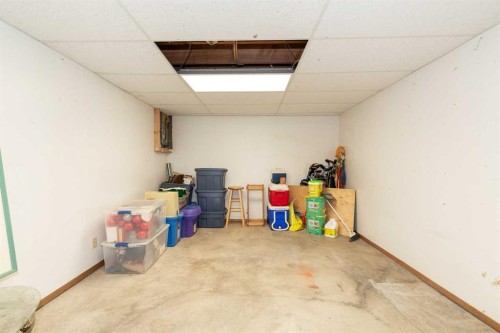 78 Pensacola Court West, Lethbridge, AB - Indoor