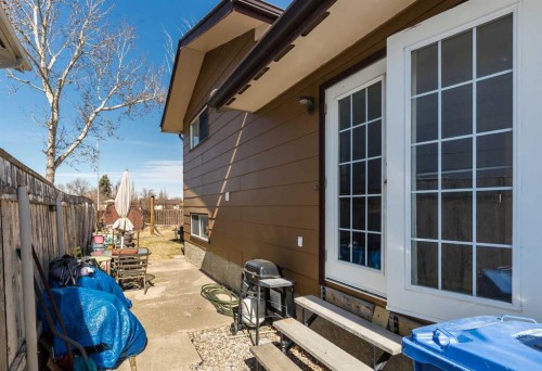 78 Pensacola Court West, Lethbridge, AB - Outdoor
