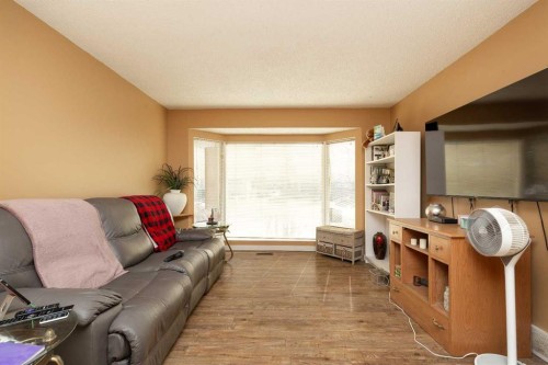 78 Pensacola Court West, Lethbridge, AB - Indoor Photo Showing Other Room