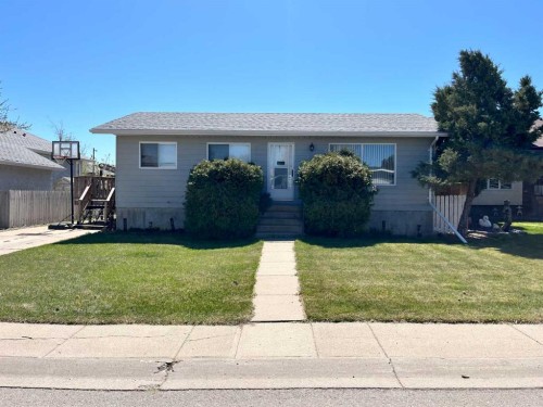 2119 17A Avenue  Coaldale, AB T1M 1K3