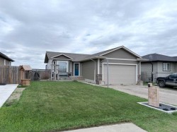 702 2 Street EASTCardston, AB T0K 0K0