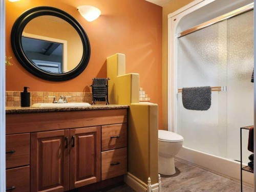 20 Deer Path Meadow, Fort Macleod, AB - Indoor Photo Showing Bathroom